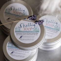 Solid lavender moisturiser bar